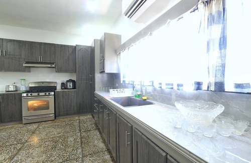 Scarborough Apartment | Inviting 3-bed Apt in Whim Estate- Nearscarborough
