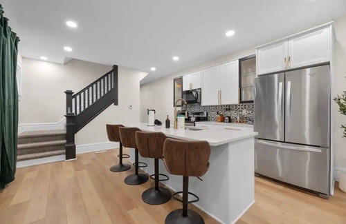 Glen Echo Apartment | Inviting 7 Bed Home with Hot Tub and Fire Pit