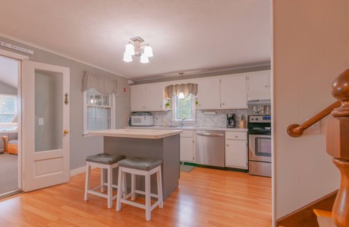 East Sandwich House | Inviting and Comfortable Beach House with Deeded Private Beach Rights