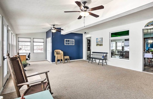 Ashland House | Inviting Ashland Farmhouse: 7 Mi to Downtown!