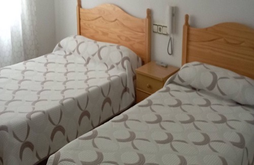 Luarca House | Inviting double room with private bathroom