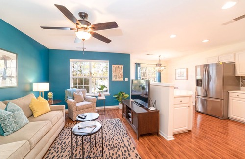 Pineville House | Inviting Home on Beautiful Pond