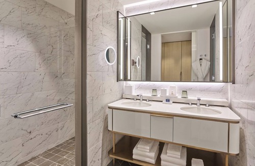 Fort Worth Cultural District Hotel | Inviting Room w/Prime Location for Museum Exploration