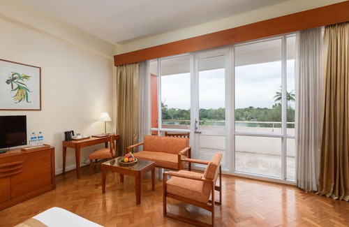 Mayangone Hotel | Inya Lake Hotel