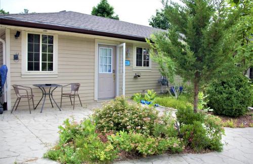 Lambton Shores House | Ipperwash Bliss: Gated, Hear the wave, Sleep 7