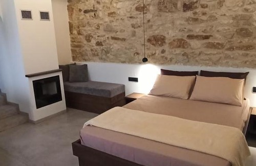 Perama Apartment | Irene's Garden