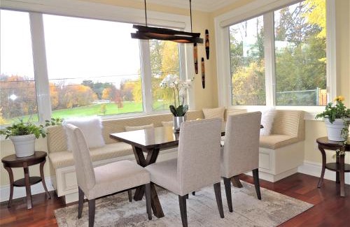 Markland Wood House | iResidence in Toronto - Unique Mansion - Fantastic Views with Breakfast