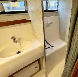 La Collancelle Boat Rental | Iris, bateau douillet