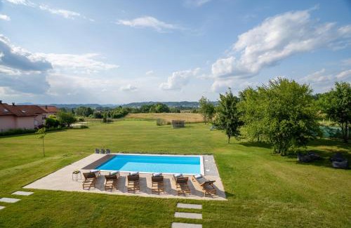 Oroslavje Apartment | Iris Croatica J - deluxe apartment with shared pool, awarded BEST APARTMENT IN CROATIA 2024