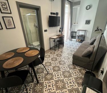 Paola Apartment | Iris -Paola Modern Townhouse
