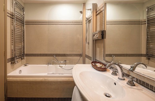 Stare Mesto Hotel | Iron Gate Hotel & Suites Prague by BHG