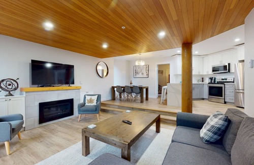 Blueberry Hill Apartment | Ironwoods on Blueberry Hill Whistler