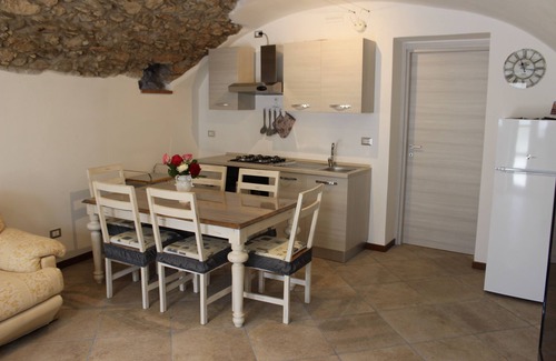 Costermano Apartment | ISABEL COURT tourist inn -apartment 1 for 4 people.