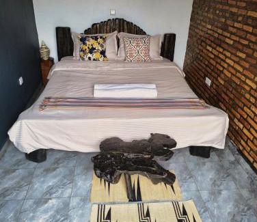 Gitarama House | Ishobe farm stay Experience and Wellness Retreat