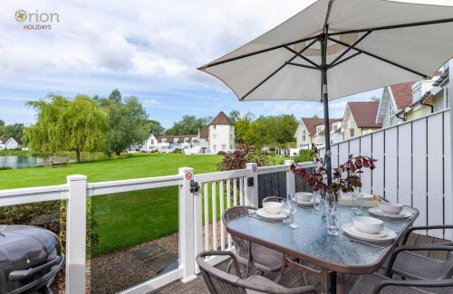 South Cerney House | Isis Lakes 55, Lakeside Lodge - P