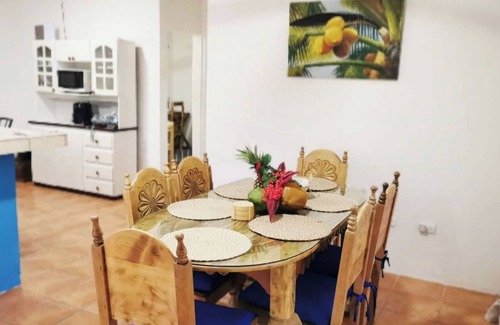 Parrita House | Isla Palo Seco Pool home, 3-bedroom house with AC & Wi-Fi in Parrita