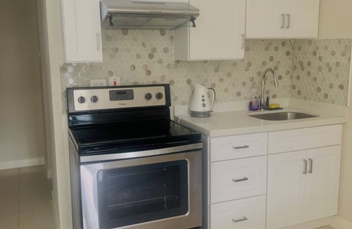 Portmore Apartment | Island Breeze Luxury Studio Apartment w/Pool