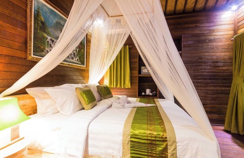Mushroom Bay Hotel | Island Cabanas