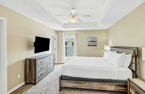 Corpus Christi House | Island dog-friendly townhome with pool access - patio, washer/dryer, and AC