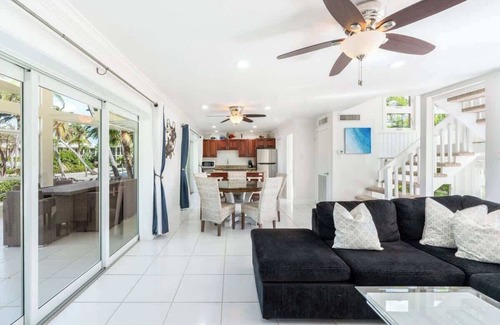 Rum Point House | Island House #16 Waterfront Condo at Rum Point