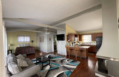 East Moline Apartment | Island House On Mississippi River