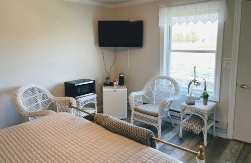 Washington Island Resort | Island Motel Room w/Queen Bed