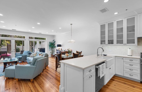 Old Town Condo | Island Time Casa – Modern Key West Oasis w/Pool
