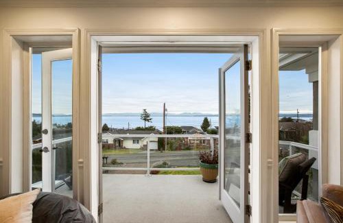 Camano Island House | Island Time Escape