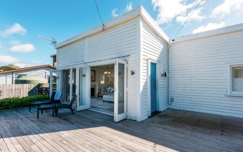 Blackpool House | Island Time