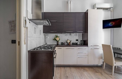Zona Farini Apartment | Isola and Garibaldi District Lovely Apartment