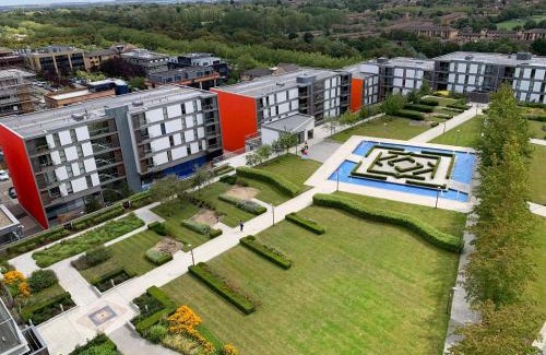 Central Milton Keynes Apartment | iSTAY APARTMENTS at VIZION - Fully Equipped Modern Serviced Apartments with Balconies, Superfast Broadband, Free Allocated Parking Space, 24h Security, Rooftop Gardens, Located in Central MK
