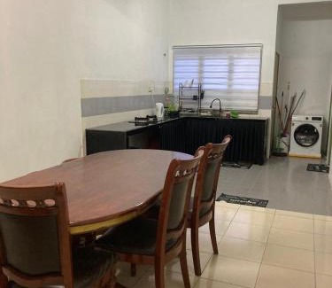 Rahang Kecil House | Isyfaq Homestay Seremban Rahang 3 Bedrooms