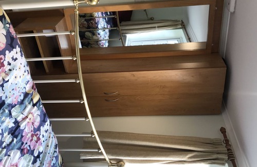 Fairlop Apartment | It has a private garden