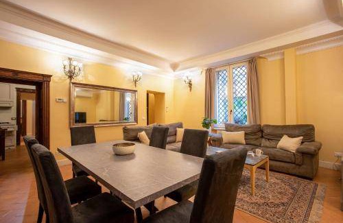 Rione VIII Sant'Eustachio Apartment | 280 m² Apartment ∙ 5 bedrooms ∙ 10 guests