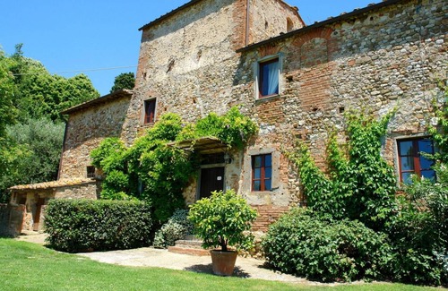 San Casciano in Val di Pesa Villa | 390 m² Villa ∙ 6 bedrooms ∙ 12 guests