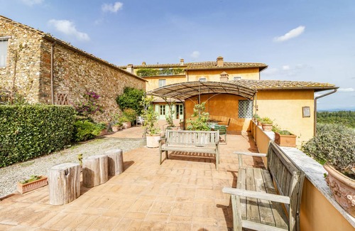 San Casciano in Val di Pesa House | 500 m² House ∙ 9 bedrooms ∙ 18 guests
