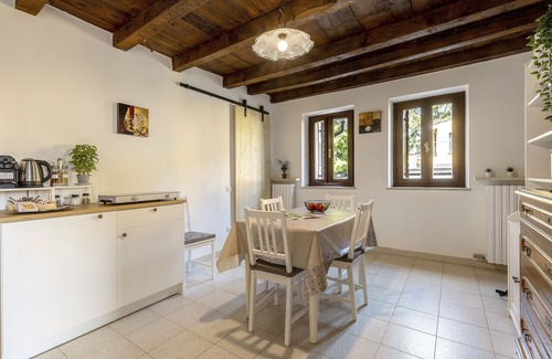 Sant'Ambrogio di Valpolicella Apartment | Apartment "Casa Dal Vecio Carli" with Balcony, Garden & Wi-Fi
