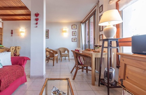 Sarnano Apartment | Cosy apartment for 4 people with WIFI, TV, balcony, pets allowed, panoramic view and parking