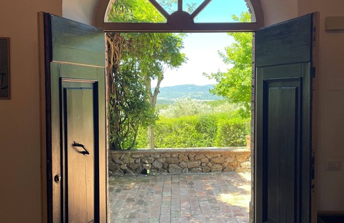 Civitella Paganico Villa | Beautiful Tuscan Villa with Large Pool, Stunning Views and Experienced Staff