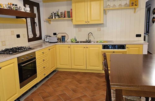 Loro Piceno Villa | Italian villa with swimming pool, 5 minutes to the town