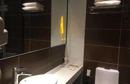Beijing Hotel | IU Hotel Beijing Life Science Park Station
