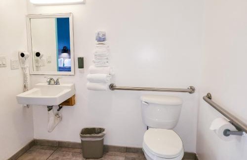 Everglades City Hotel | Ivey House Everglades Adventures Hotel