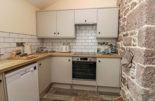 Calder Bridge Cottage | IVY COTTAGE, pet friendly, country holiday cottage in Seascale