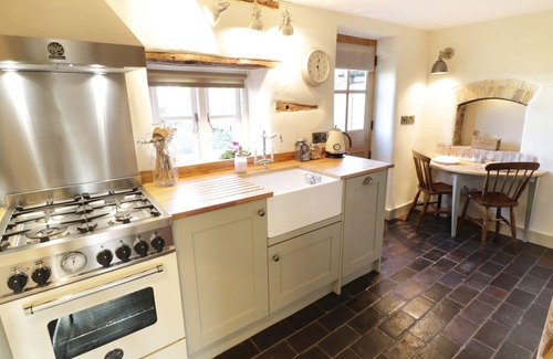 Moreton Cottage | IVY COTTAGE, pet friendly, luxury holiday cottage in Malvern