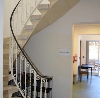 Paola Apartment | Ivy - Paola Modern Townhouse