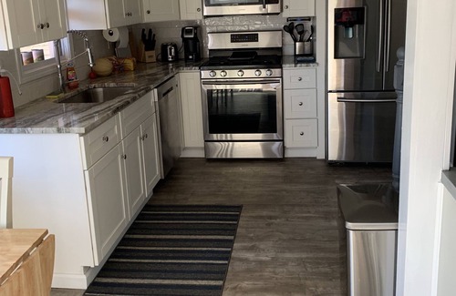 Lexington House | Ivy Suprise LakeView
