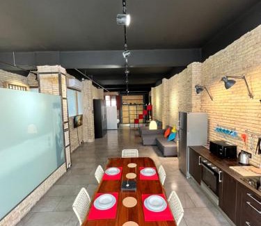 Nou Moles Apartment | IY Loft 4 - Open Plan Garage Style - Up to 4 people