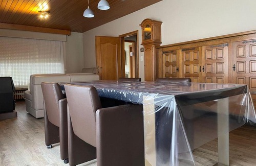 Izegem House | Izegem: Huis met een Uitzicht (5 slaapkamers, 12 personen)