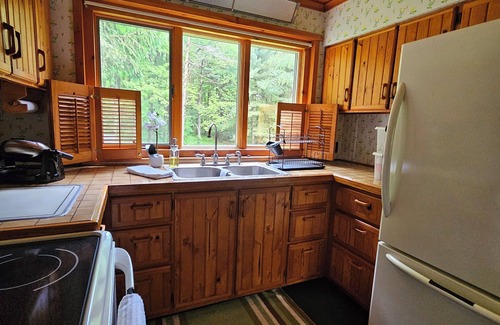 Russell Cabin | J&D Hand Crafted Cabin