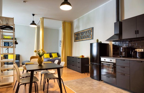 Halensee Apartment | [J.HR] Ku'damm style +A/C +rain-shower +U-station